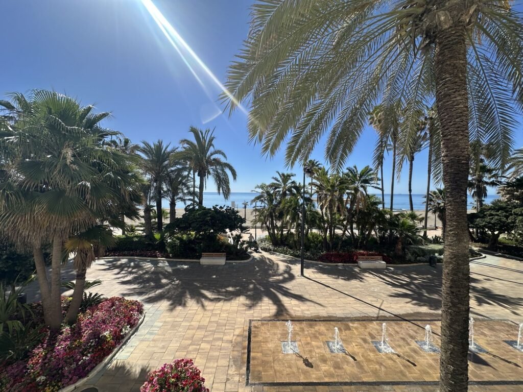 3 Bed Middle Floor Apartment for Sale in Estepona – Frontline Boulevard Sea Views
