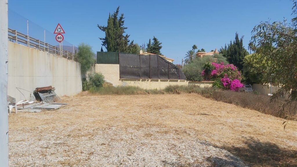 Residential Plot for Sale in Estepona – 424 m² Sea-View Plot
