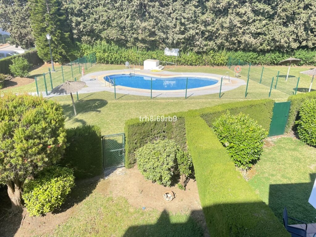 3 Bed Penthouse for Sale in Estepona – West Terraces & Rooftop Solarium