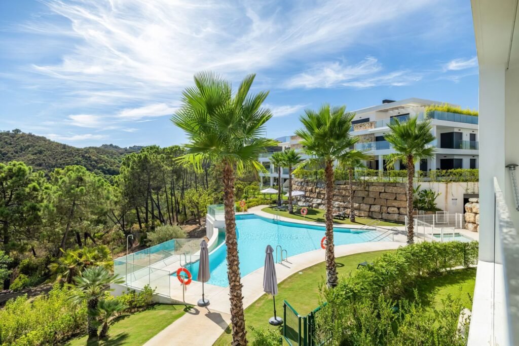 2 Bed Middle Floor Apartment for Sale in Selwo – Modern Nature Retreat