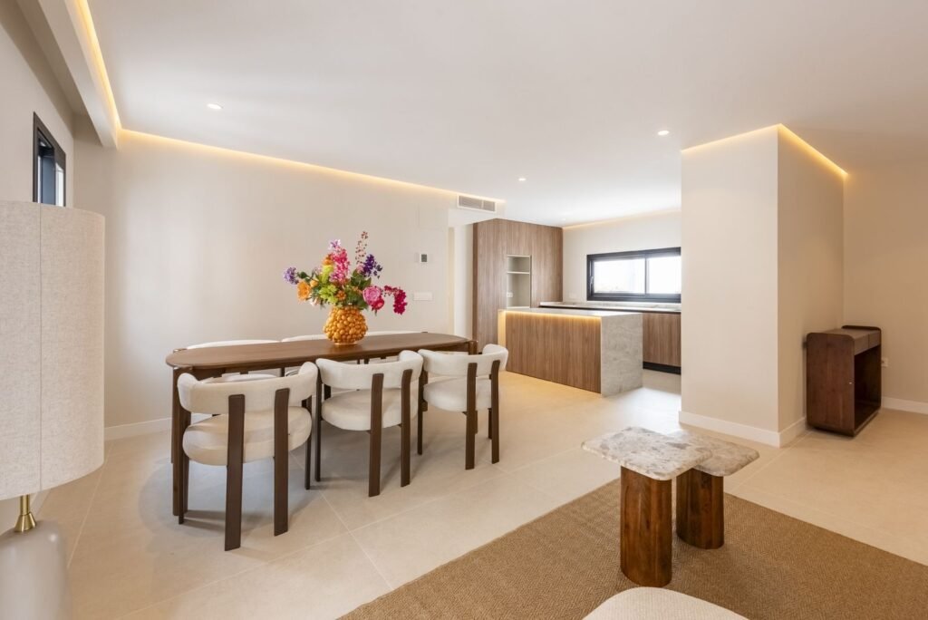 4 Bed Top Floor Apartment for Sale in Estepona – Renovated Home by the Sea