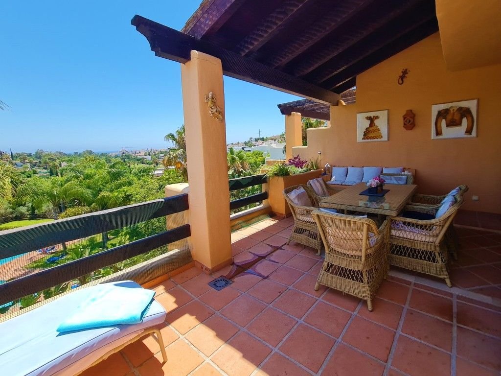 2 Bed Middle Floor Apartment for Sale in New Golden Mile – Golf & Sea Views