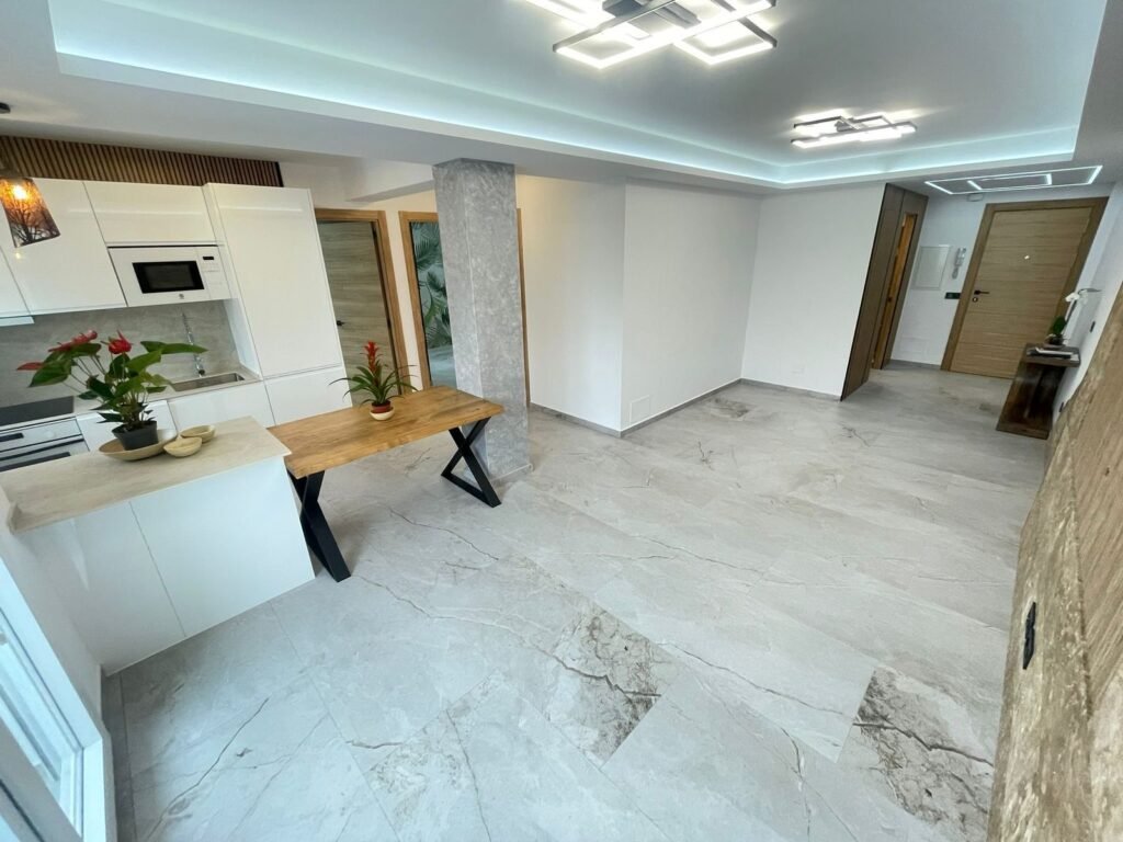 3 Bed Top Floor Apartment for Sale in Estepona – Renovated with West-Facing Terrace