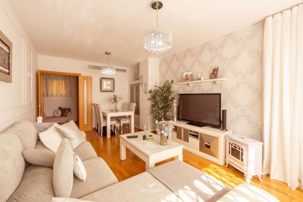 3 Bed Ground Floor Apartment for Sale in Estepona – South-Facing Terrace, Parking & Storage