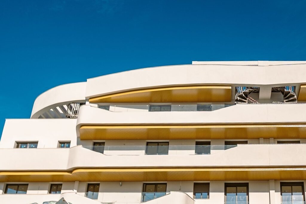 2 Bed Penthouse Duplex for Sale in Estepona – Corner Unit with Solarium & Plunge Pool