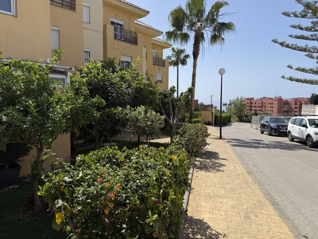 3 Bed Detached Villa for Sale in Selwo – Beachside Home with Pool Views & Garages