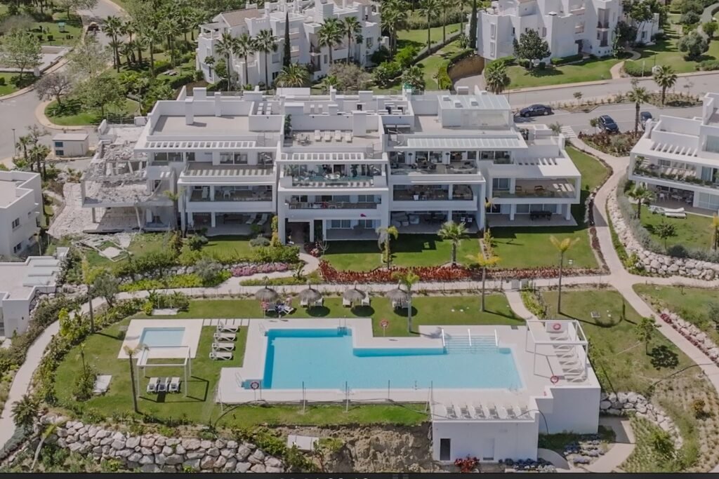 2 Bed Penthouse Duplex for Sale in Estepona – Private Rooftop Solarium