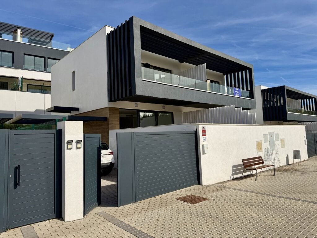 3 Bed Semi-Detached House for Sale in Atalaya – Modern Home Near Golf