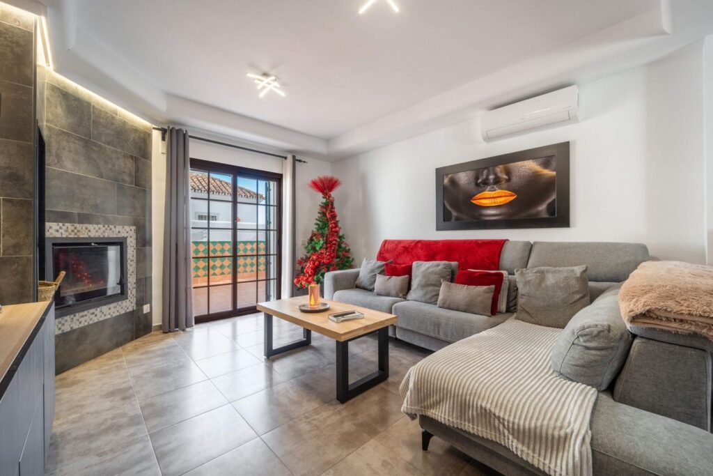 3 Bed Semi-Detached House for Sale in Estepona – Corner Home with Rooftop Terrace