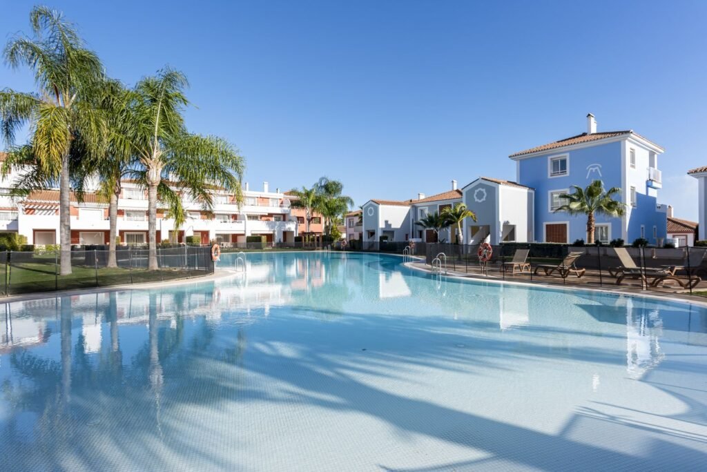 2 Bed Ground Floor Apartment for Sale in Estepona – Green Park Setting