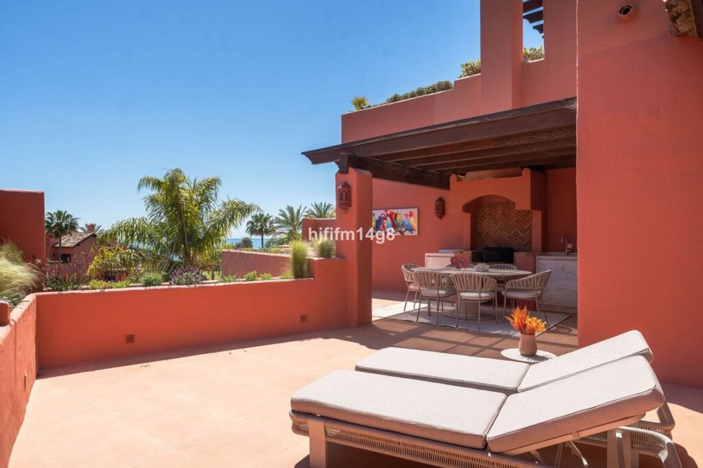 3 Bed Penthouse Duplex for Sale in Estepona – Refurbished with Sea Views