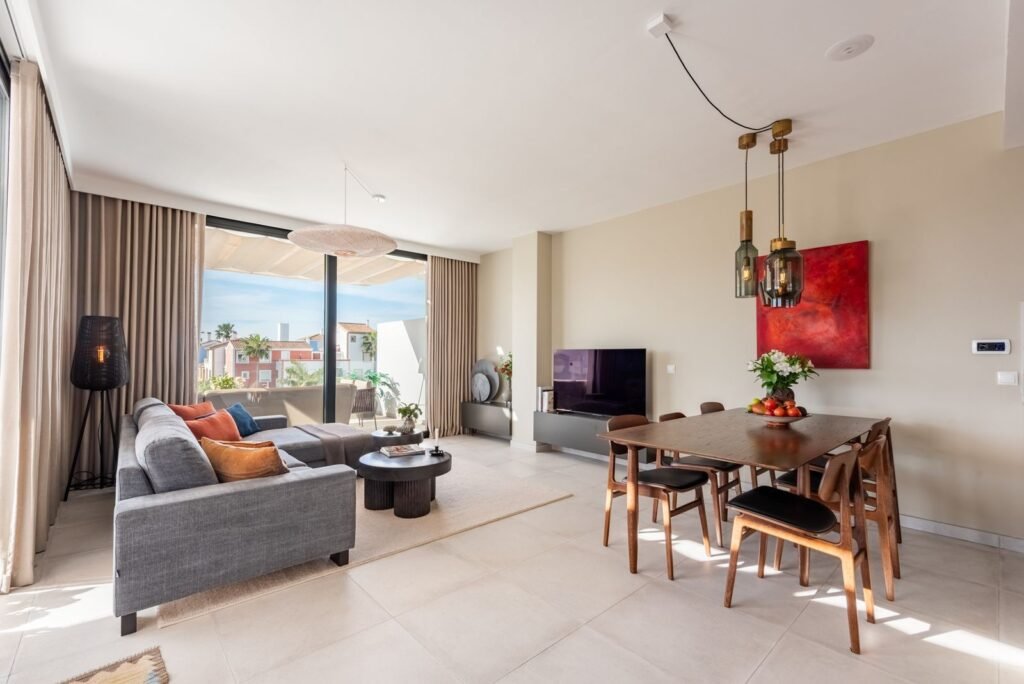 3 Bed Penthouse for Sale in El Paraiso – Duplex with Solarium & Sea Views