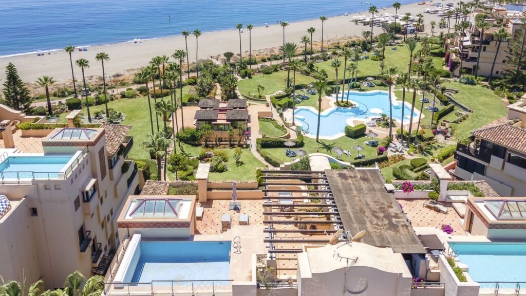 3 Bed Penthouse for Sale in Costalita – Renovated with Direct Beach Access