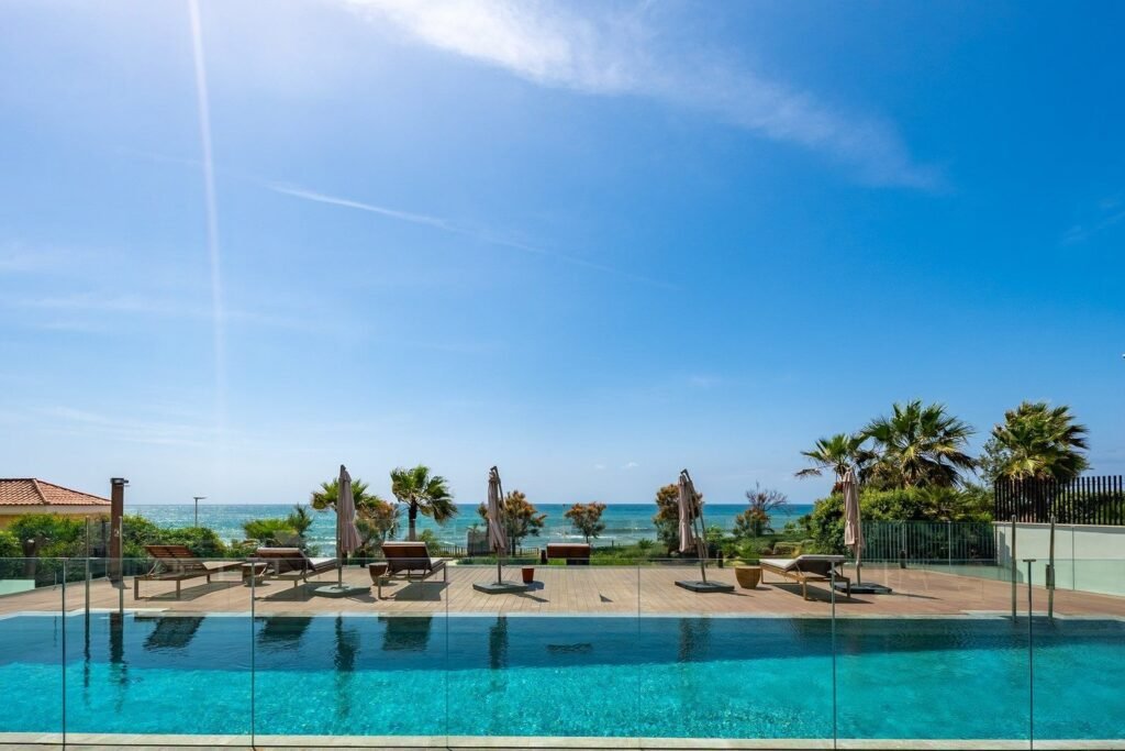 2 Bed Middle Floor Apartment for Sale in Estepona – Sea Views & Beachfront Living