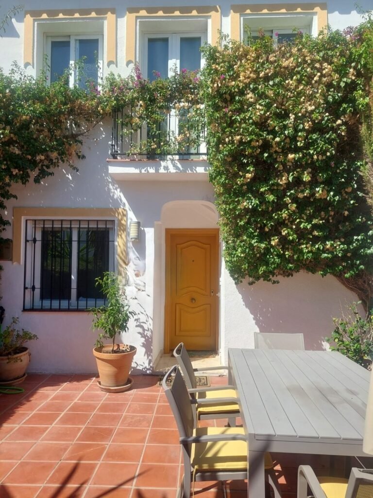 3 Bed Townhouse for Sale in El Paraiso – Golf & Mountain Views