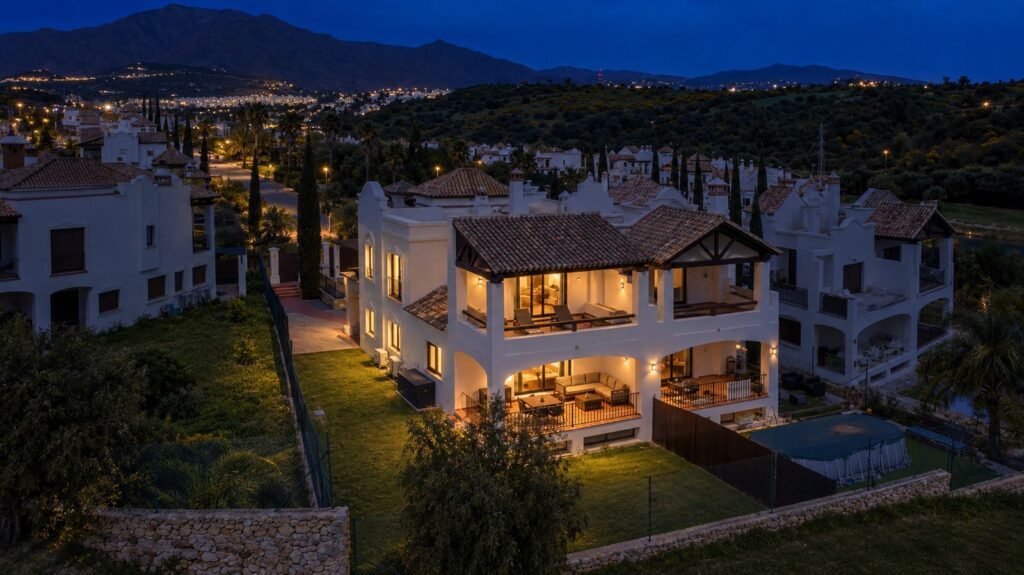 4 Bed Semi-Detached House for Sale in Estepona – Azata Golf with Lake Views