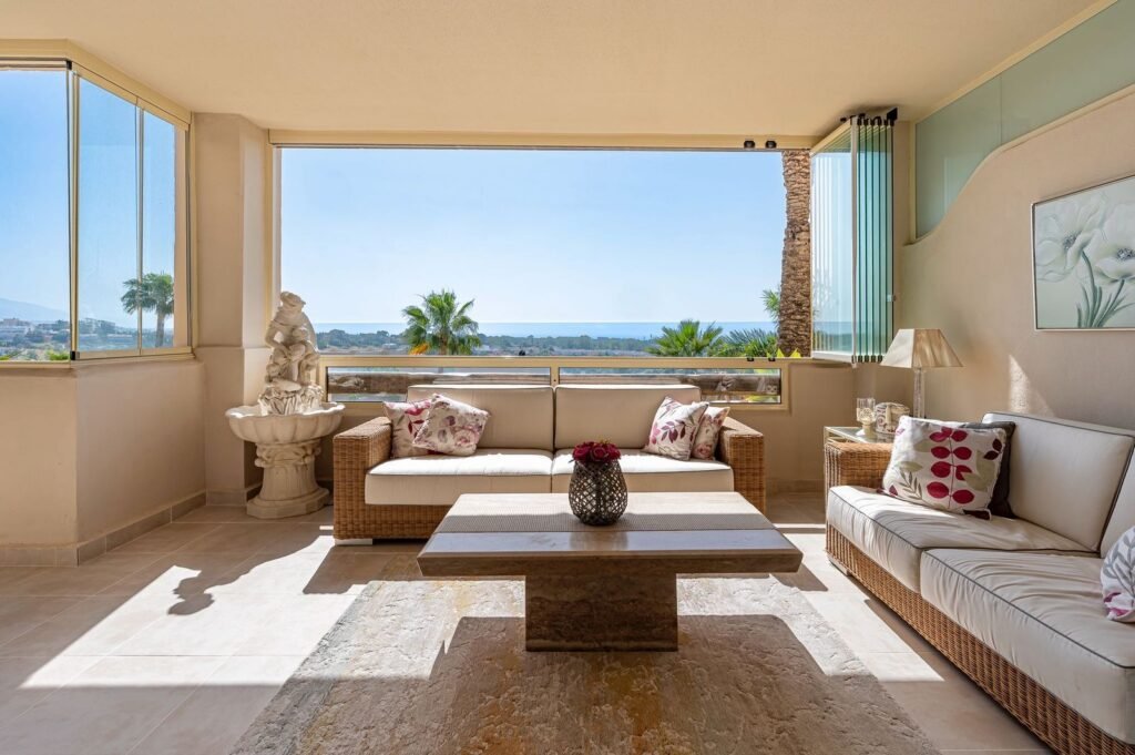 2 Bed Middle Floor Apartment for Sale in El Paraiso – Golf, Sea & Mountain Views