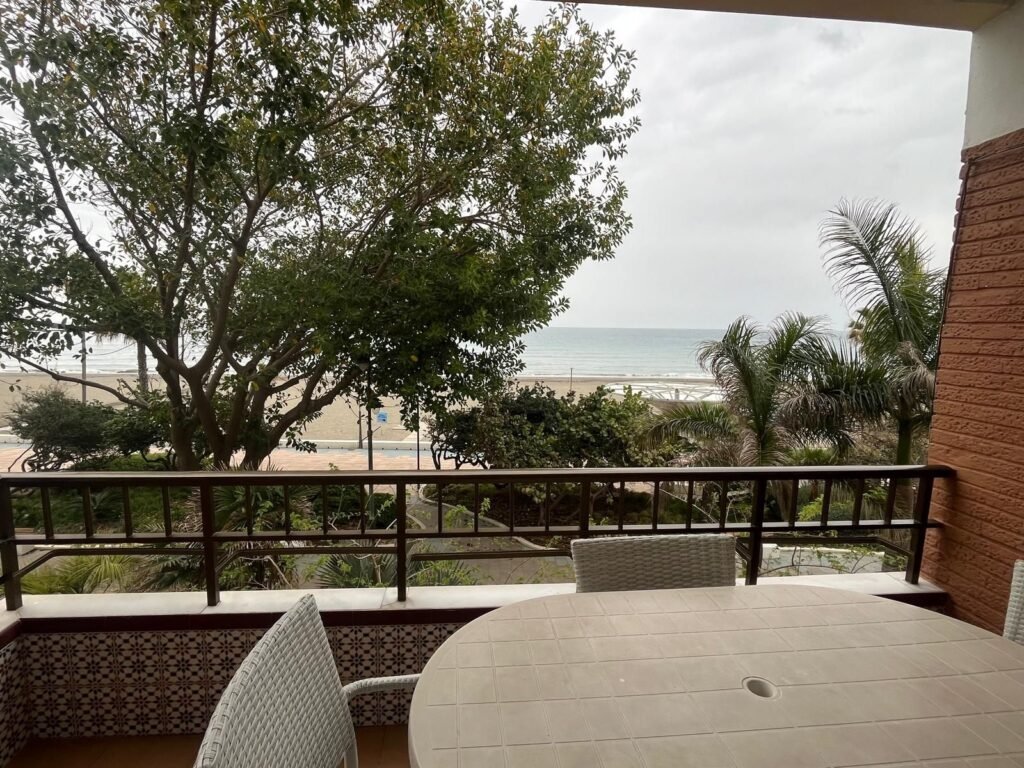 2 Bed Middle Floor Apartment for Sale in Estepona – Refurbished Sea-View Home