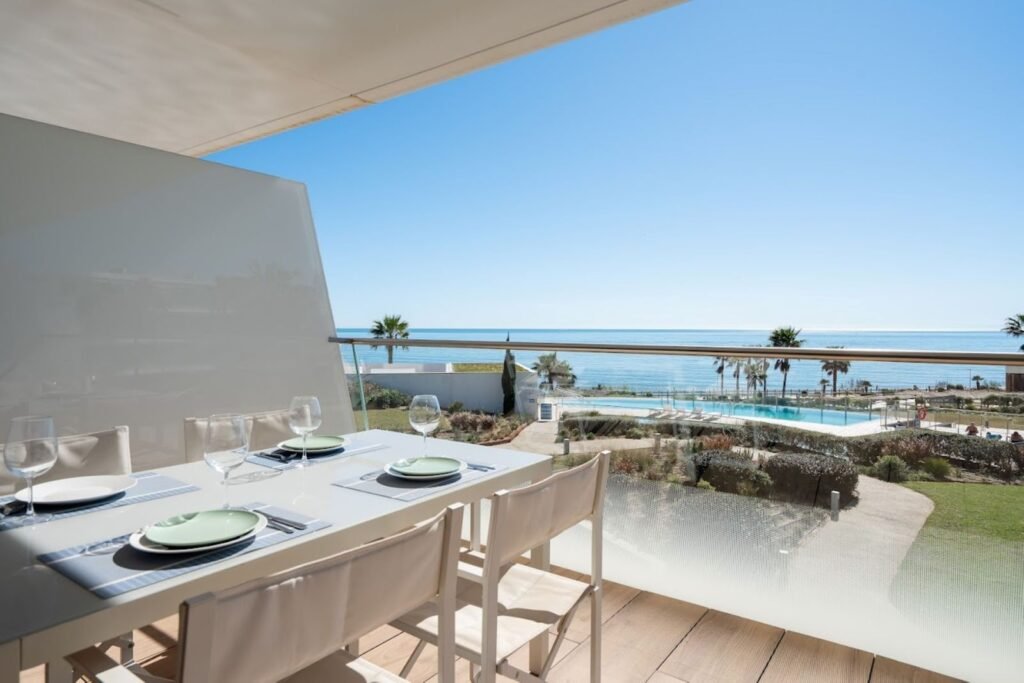 2 Bed Middle Floor Apartment for Sale in Estepona – Frontline Sea Views