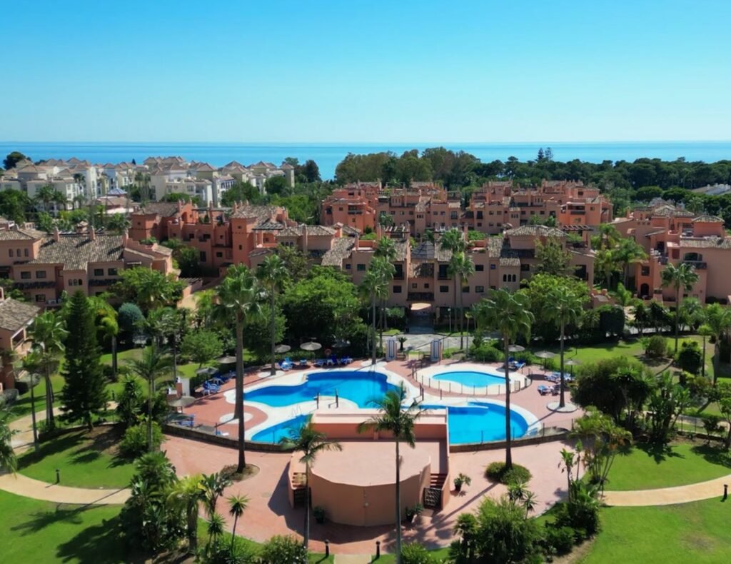 3 Bed Ground Floor Apartment for Sale in Estepona – South-Facing Terrace & Garden