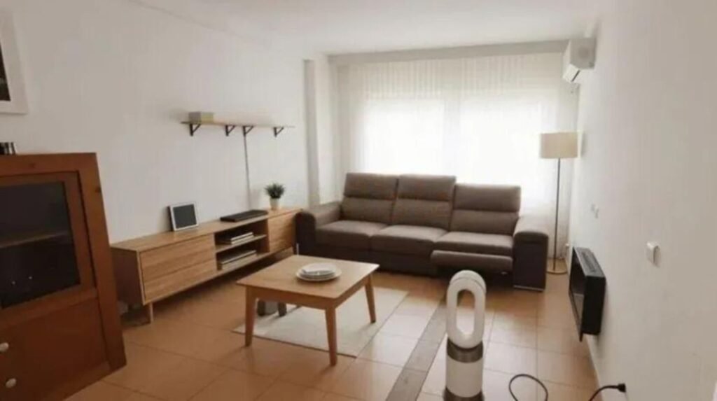3 Bed Ground Floor Apartment for Sale in Estepona – South-Facing Near Shops & Sea