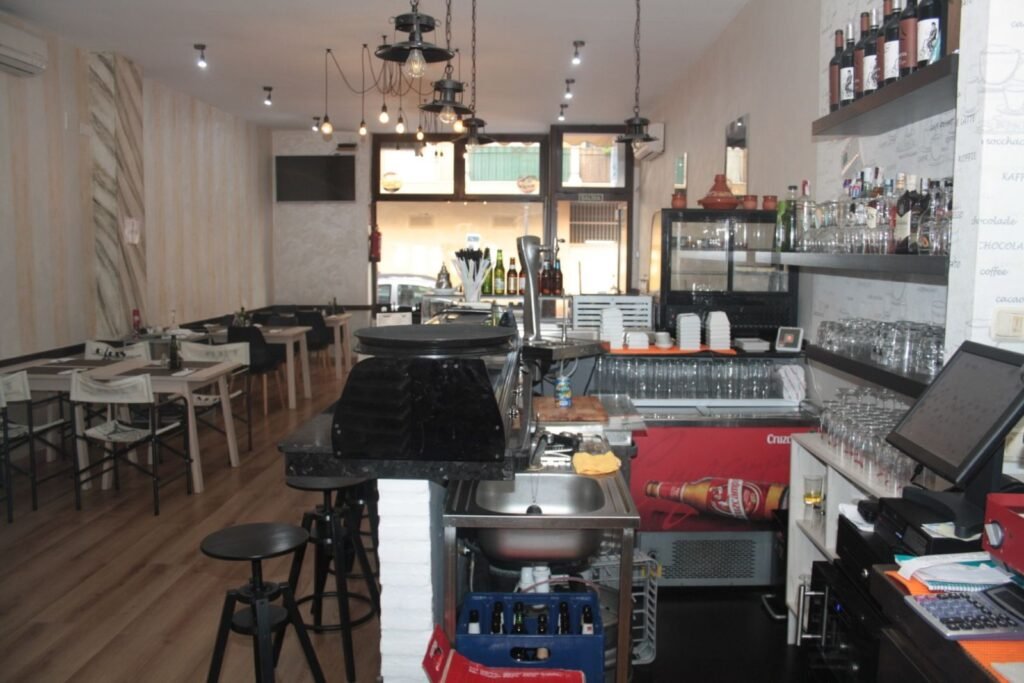 Restaurant for Sale in Estepona – Excellent 75 m² Premises Near the Sea