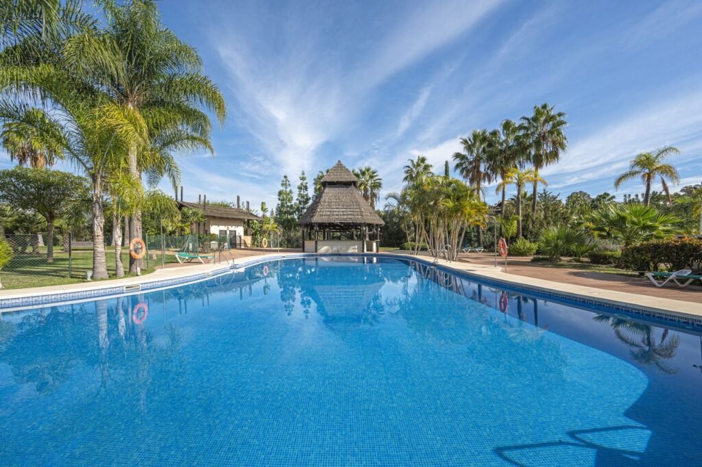 1 Bed Duplex for Sale in El Paraiso – South-Facing with 70 m² Solarium