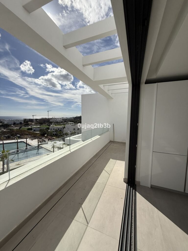 2 Bed Penthouse for Sale in Estepona – 134 m² Terrace & Sea Views