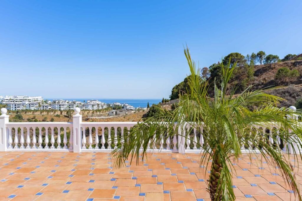 5 Bed Finca – Cortijo for Sale in Estepona – Refurbished with Pool & Terraces