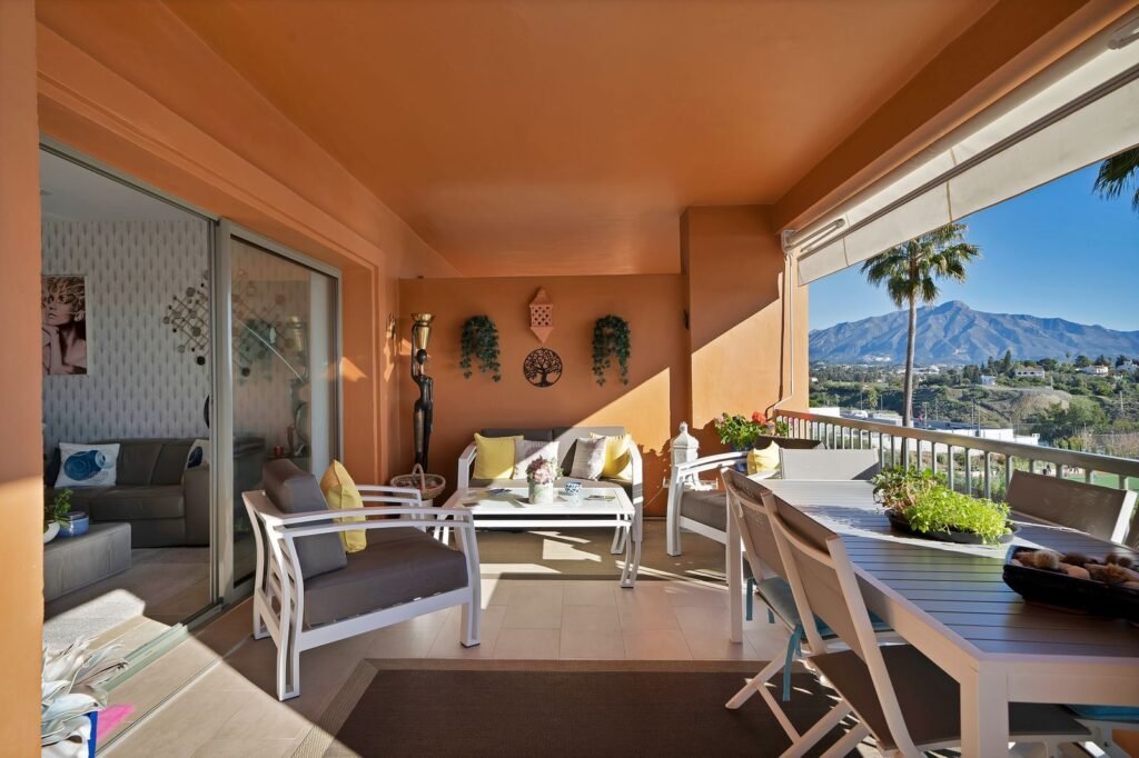 2 Bed Middle Floor Apartment for Sale in Atalaya – Benatalaya with Spa & Pools