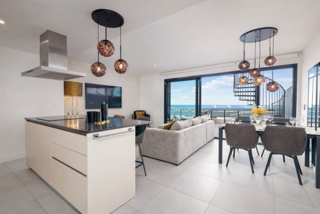 2 Bed Penthouse for Sale in Estepona – Rooftop Jacuzzi & Sea Views