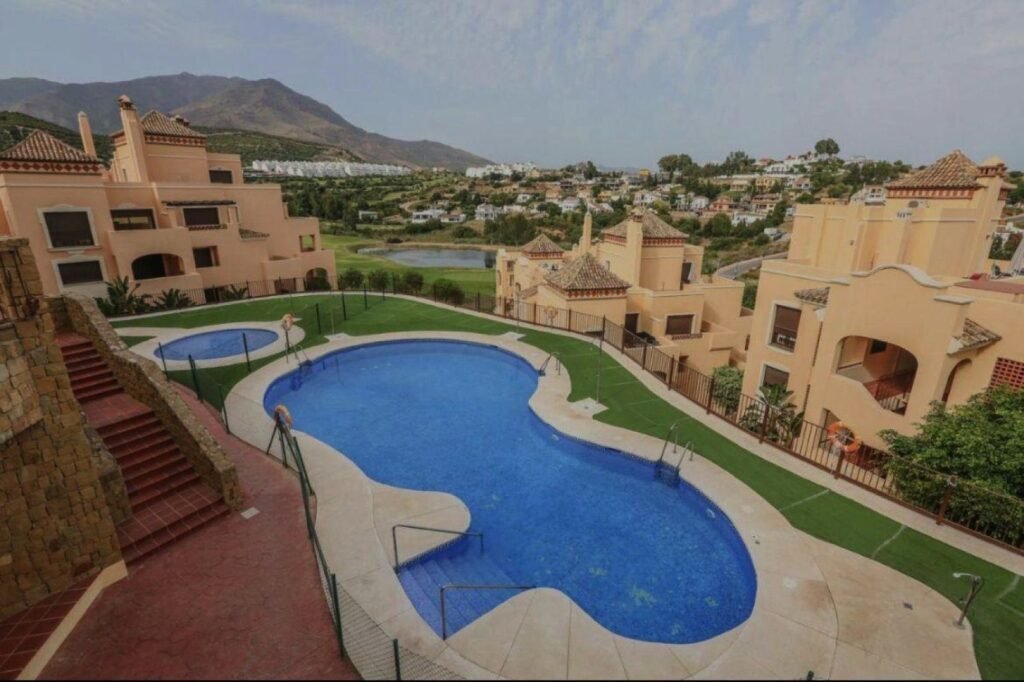 2 Bed Penthouse for Sale in Valle Romano – Panoramic Sea & Mountain Views