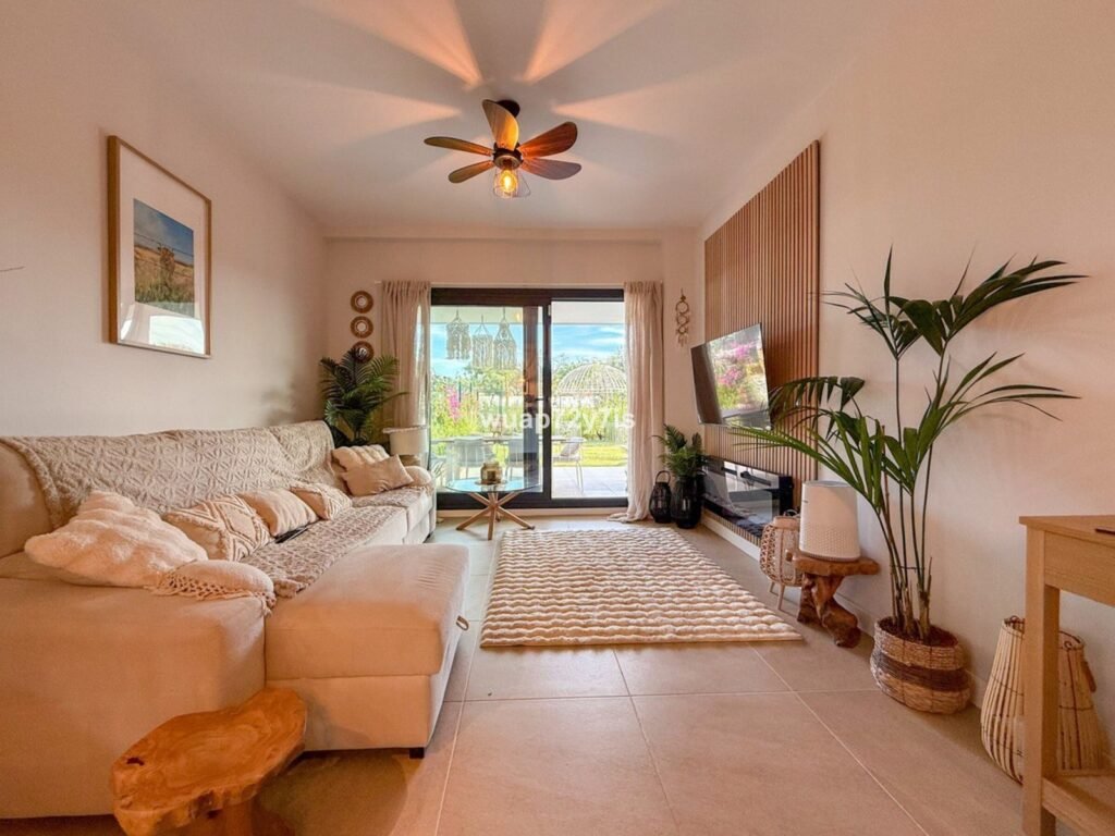 2 Bed Ground Floor Apartment for Sale in Selwo – Private Garden & Terrace