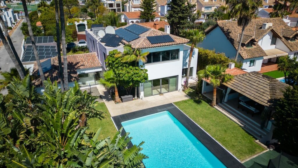 5 Bed Detached Villa for Sale in Costalita – Heated Pool Near Beach