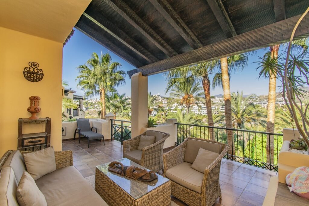 2 Bed Middle Floor Apartment for Sale in Atalaya – West-Facing Terrace & Golf Setting