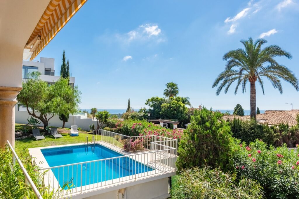 2 Bed Townhouse for Sale in El Paraiso – Corner Home with Sea Views