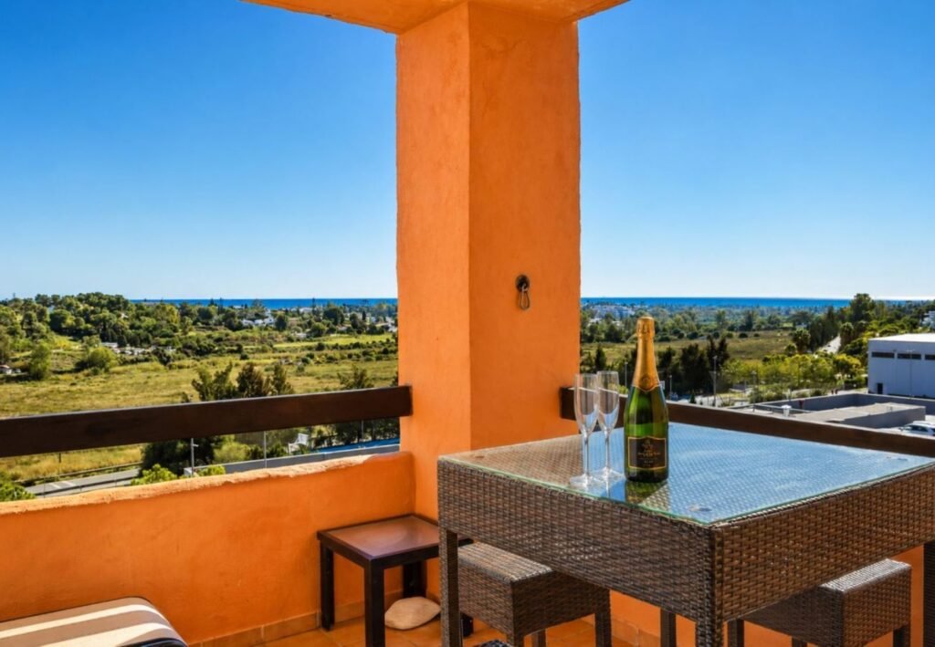 2 Bed Middle Floor Apartment for Sale in Atalaya – Panoramic Sea & La Concha Views