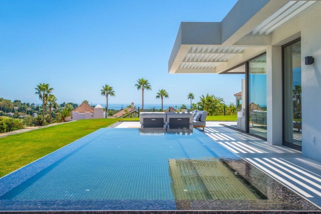 3 Bed Ground Floor Apartment for Sale in El Paraiso – Private Pool & Garden