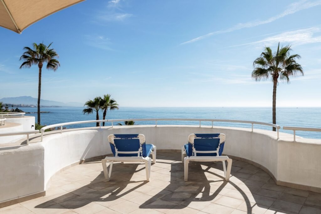 2 Bed Ground Floor Apartment for Sale in Estepona – Beachfront with Open Sea Views