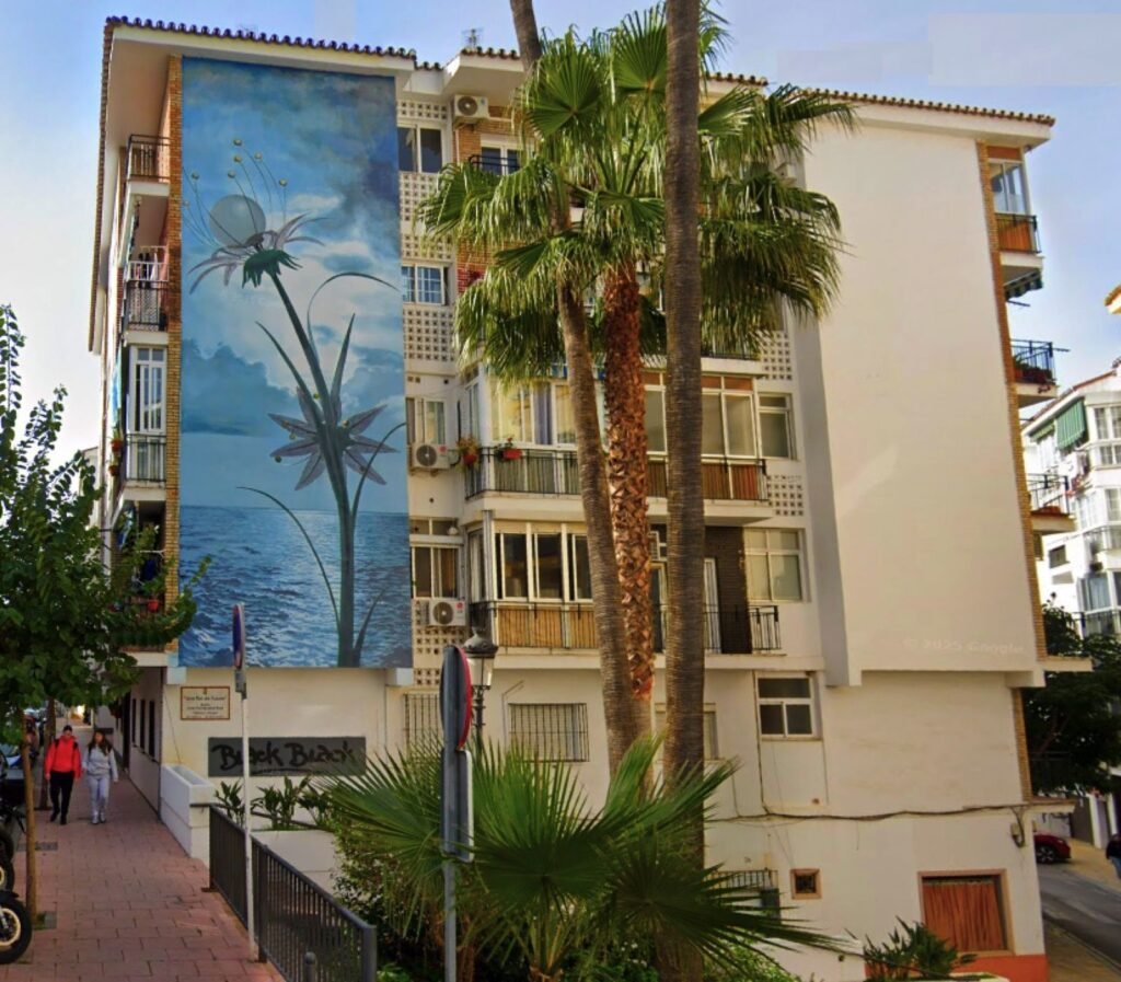 2 Bed Ground Floor Apartment for Sale in Estepona – Renovated Central Home