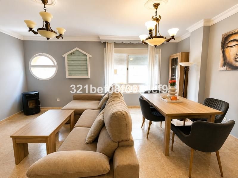 2 Bed Top Floor Apartment for Sale in Estepona – Bright Home near Avenida de Andalucía