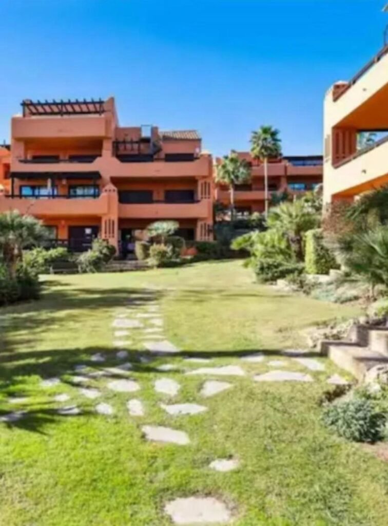 2 Bed Ground Floor Apartment for Sale in Estepona – South-Facing with Pool & Terrace