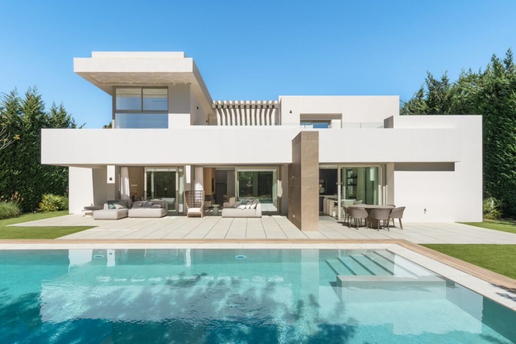 4 Bed Detached Villa for Sale in Estepona – Contemporary El Paraíso Home