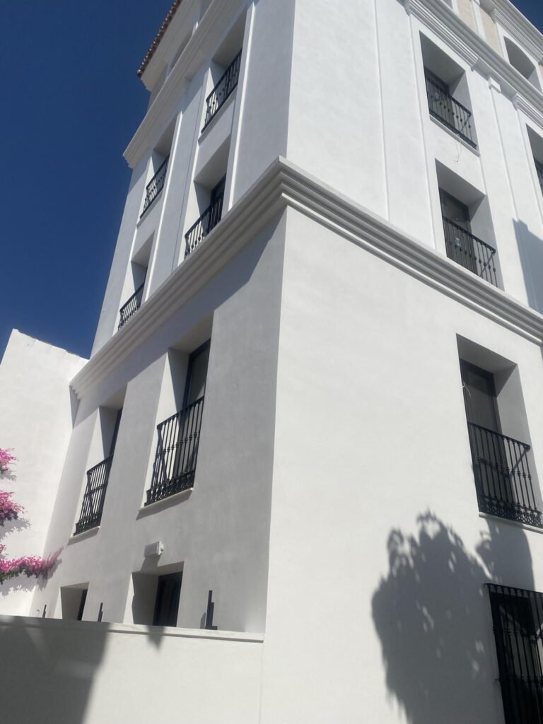 9 Bed Apartment Complex for Sale in Estepona – 9 Tourist Apartments & Solarium