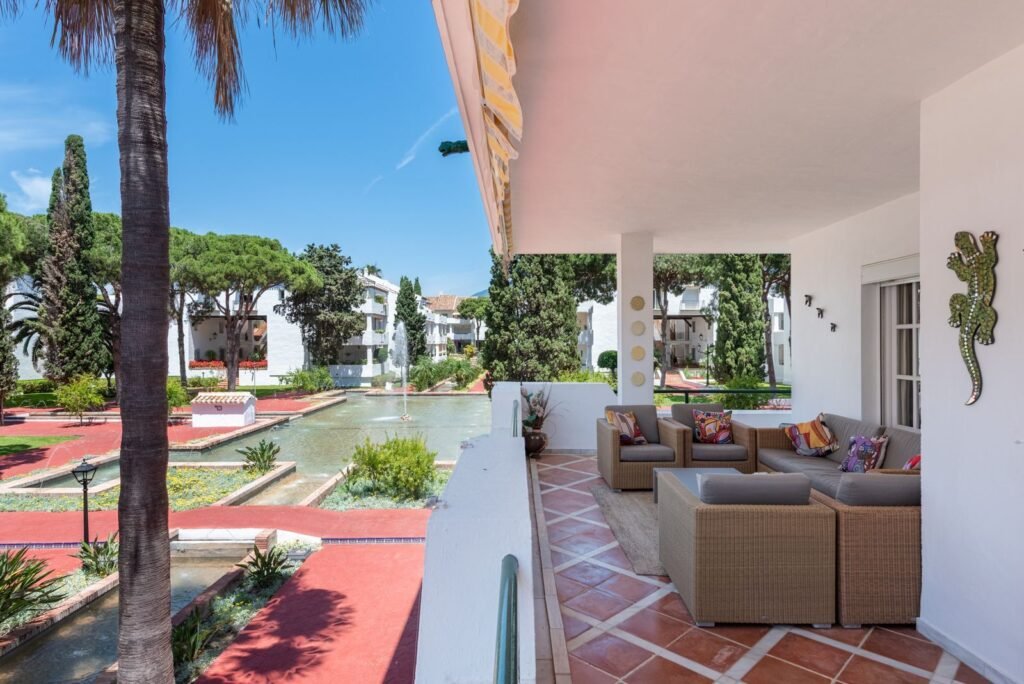 3 Bed Middle Floor Apartment for Sale in El Presidente – West-Facing with Wraparound Terrace