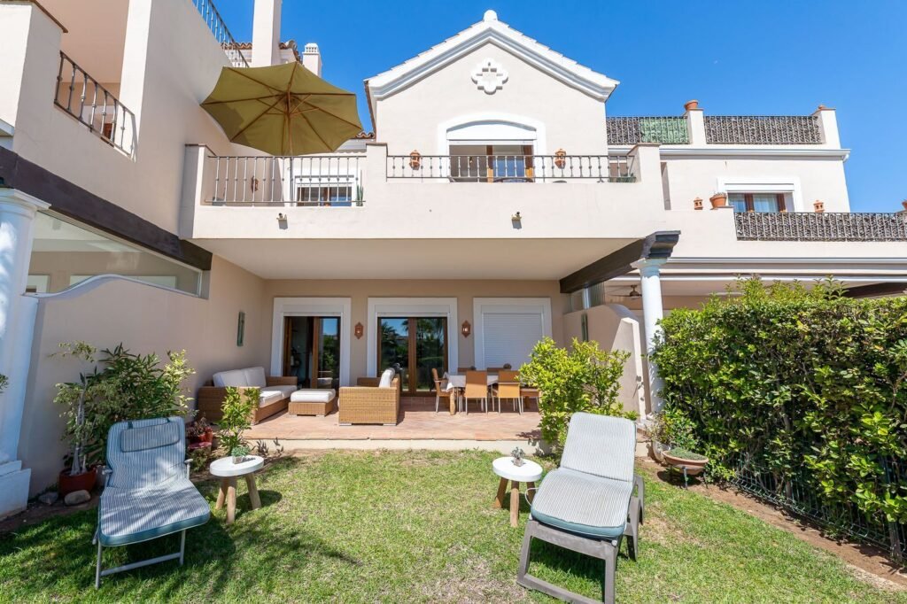 3 Bed Townhouse for Sale in El Paraiso – Sea Views & Private Garden