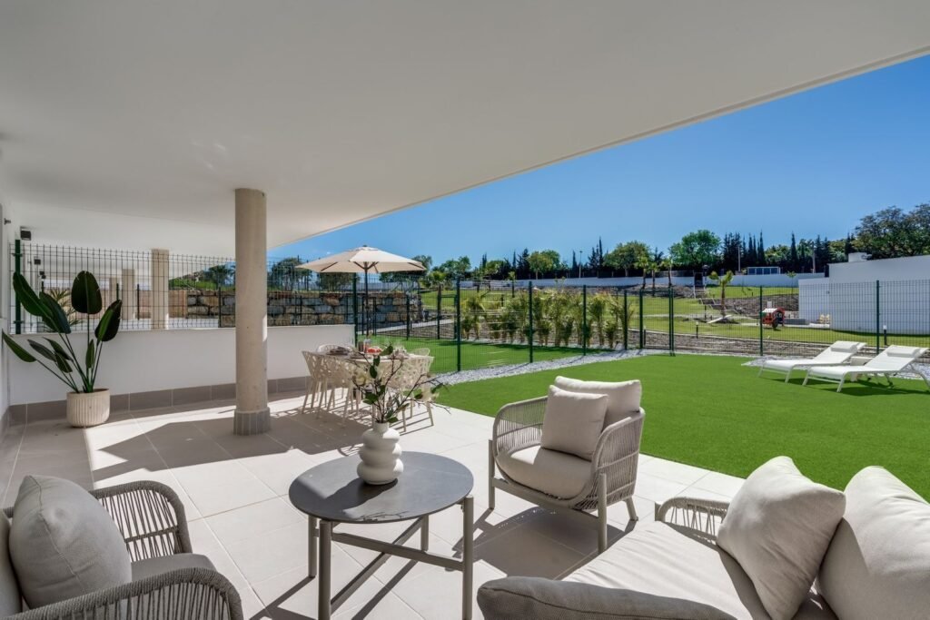 2 Bed Ground Floor Apartment for Sale in Estepona – Garden, Terrace & Rental Licence