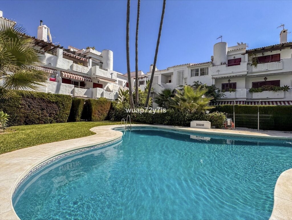 3 Bed Penthouse for Sale in Bel Air – Renovated with Private Terrace & Sea Views
