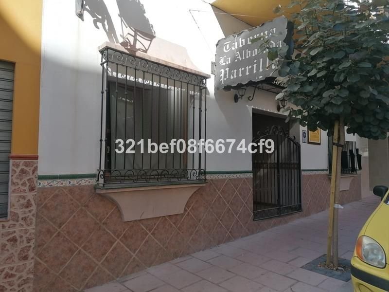 Commercial Premises for Sale in Estepona – Old Town Venue with Courtyard