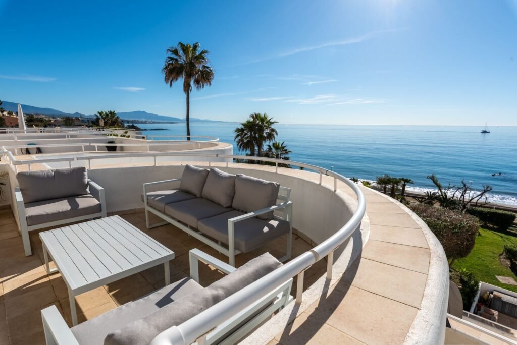 2 Bed Ground Floor Apartment for Sale in Estepona – Beachfront Sea Views